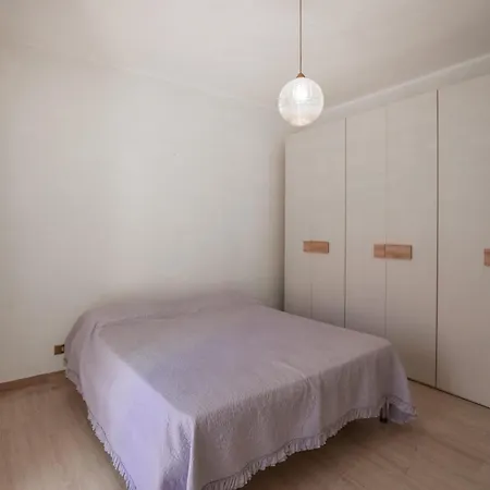 Apartment 2 Bedroom Beautiful In *