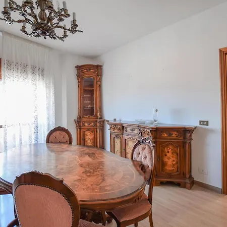 Apartment 2 Bedroom Beautiful In Reggio Calabria
